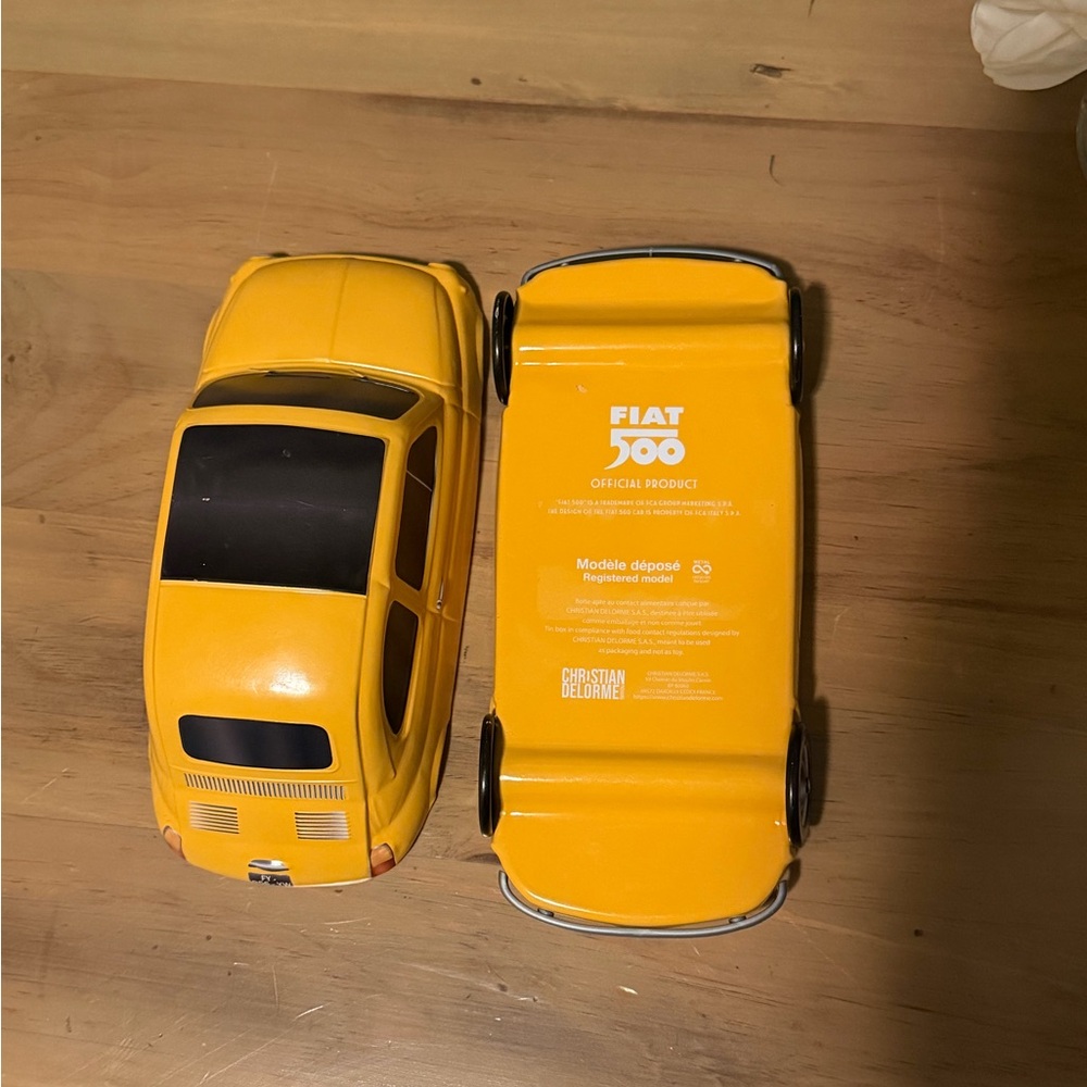 Vintage Fiat 500 Yellow Car Tin Collectible | Official Product | Retro Box - Picture 6 of 10